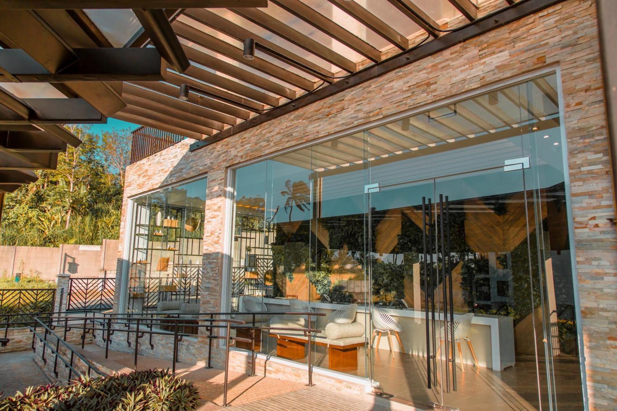 The Serviced Residences At Kasa Luntian Managed By Hii Tagaytay City Esterno foto