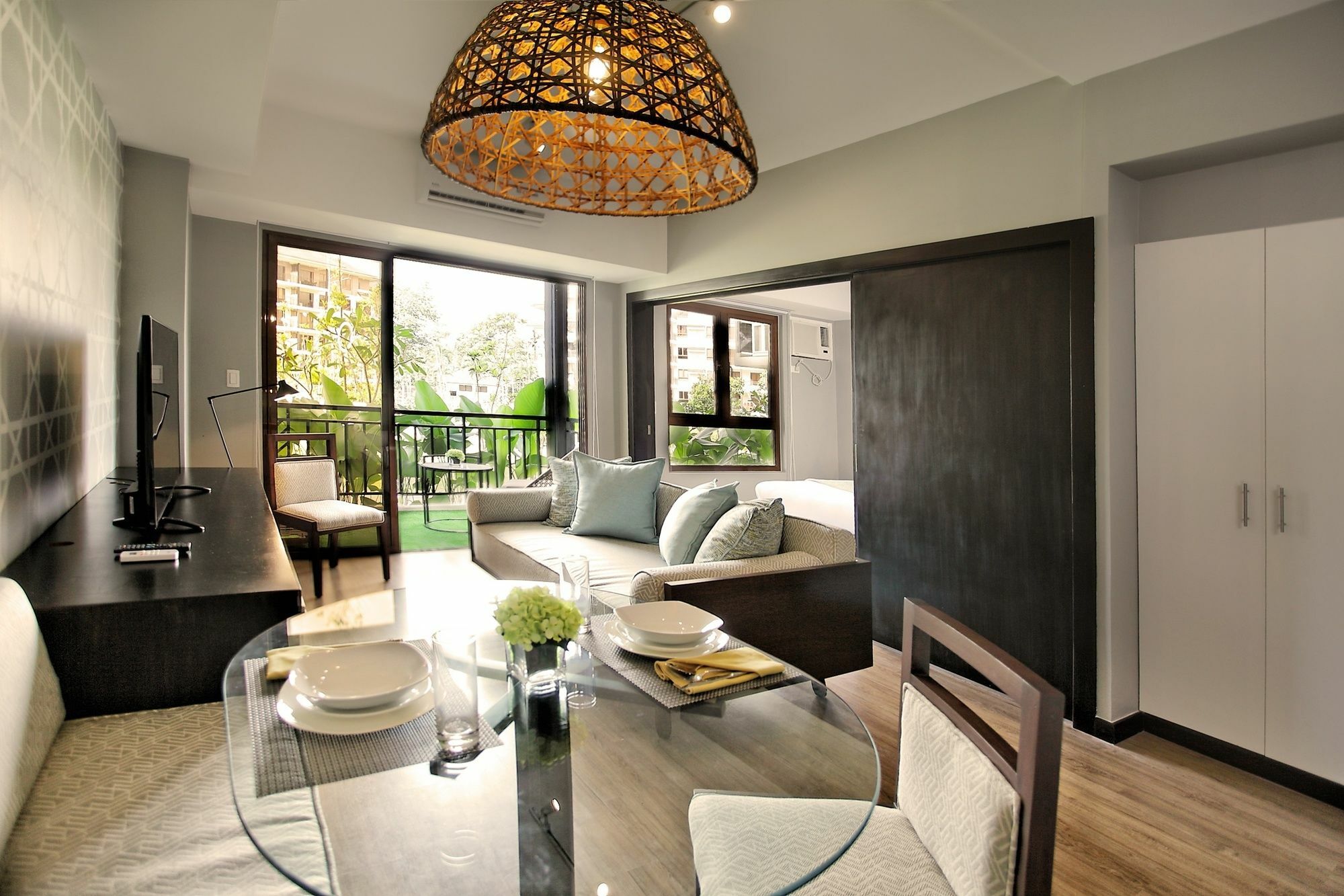 The Serviced Residences At Kasa Luntian Managed By Hii Tagaytay City Esterno foto